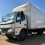 2011 Hino 611 V/Van 3 Ton